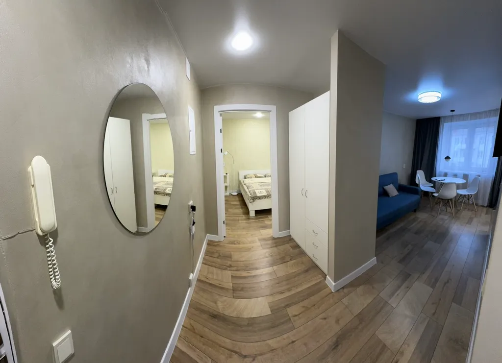 Новая трехкомнатная квартира в самом центре с видом на площадь Победы