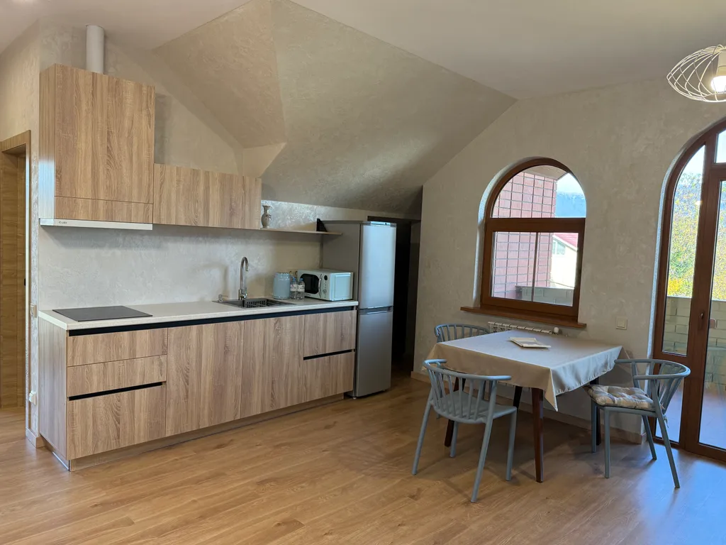 Квартира Уютная квартира в частном доме на последнем этаже — Сириус