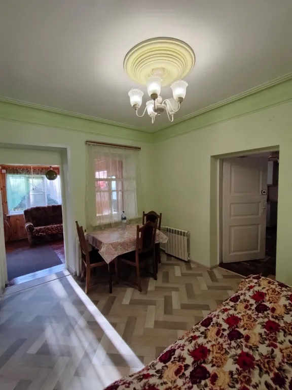 Домик с кондиционером и тихим двориком