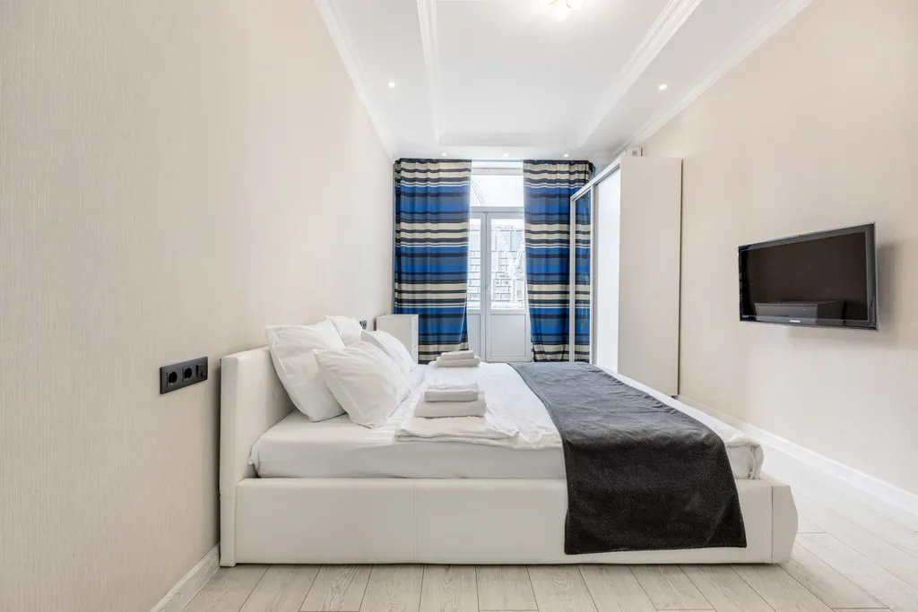 Квартира Современная трёхкомнатная квартира в сталинском доме у Москва-сити — Москва