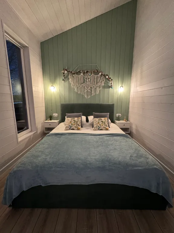 Коттедж Уютный барн с баней на дровах и пением птиц в саду — Заворово