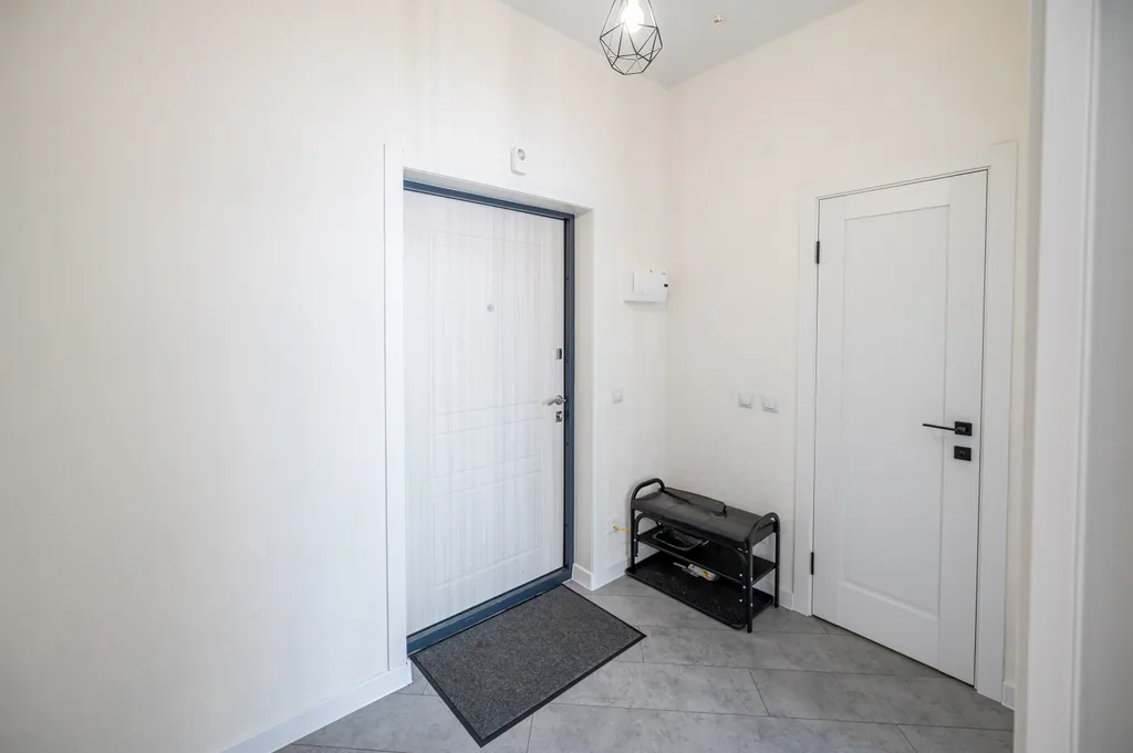 Beликолeпнaя и cвeтлая студия с балконoм