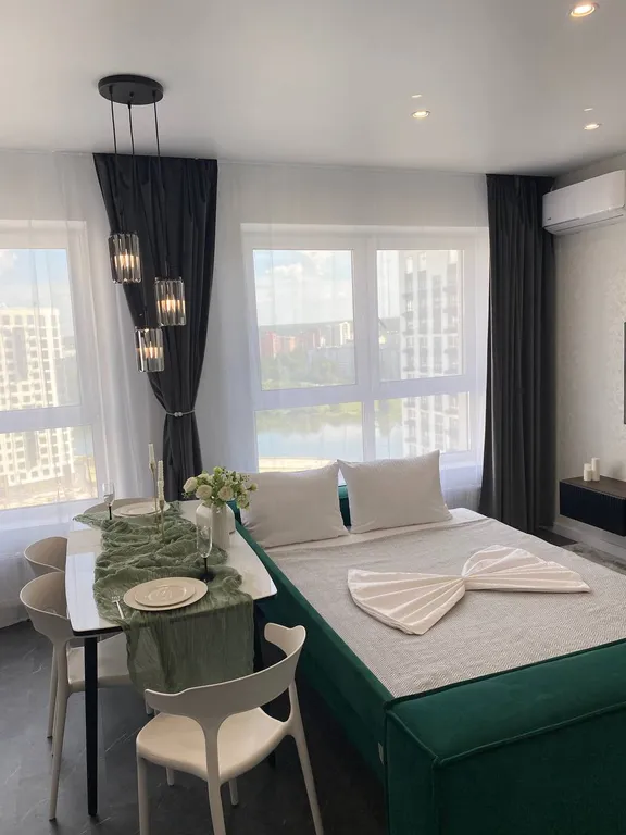 Шикарная квартира рядом трассой при заезде в город, со своей стоянкой