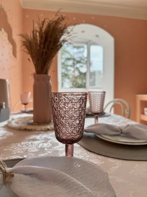 Уютное гнёздышко у леса