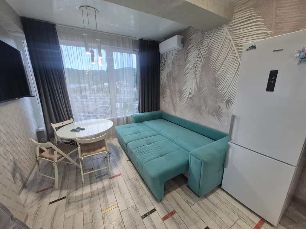 Уютная квартира с большим балконом и живописным видом на набережную