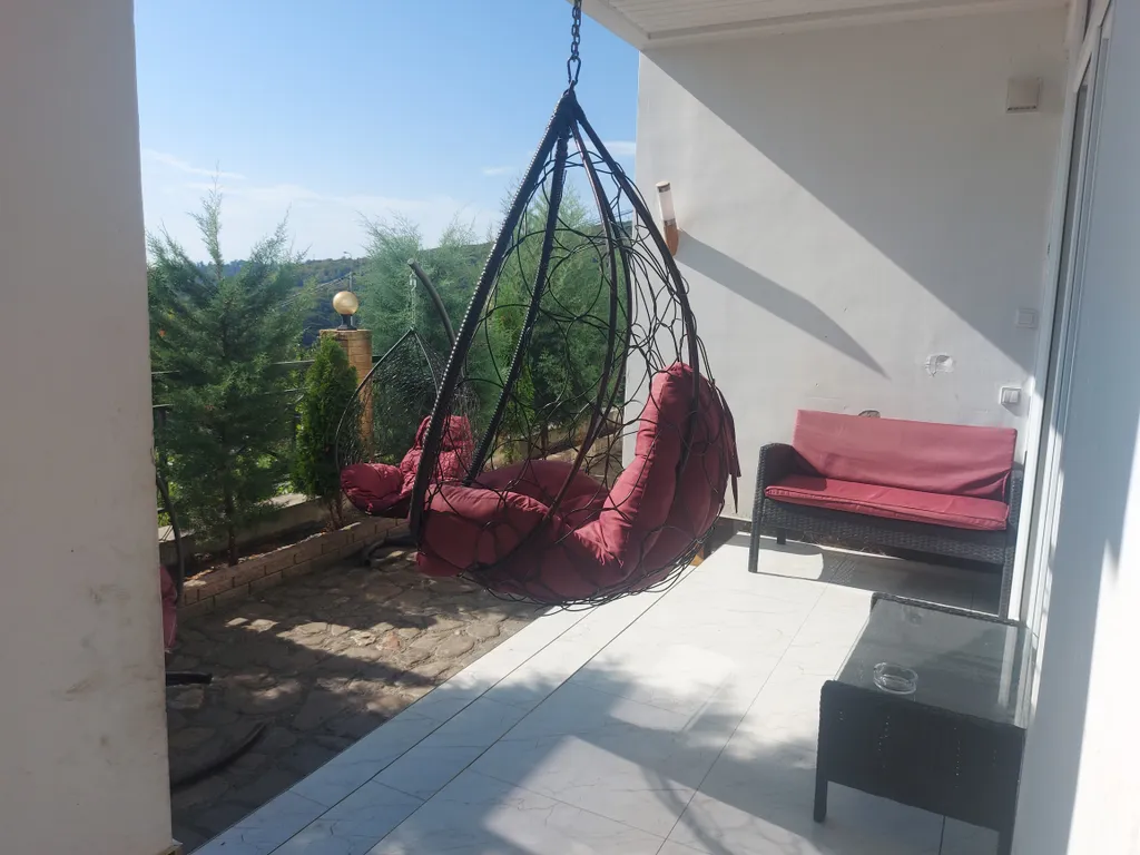 Дом с бассейном и сауной