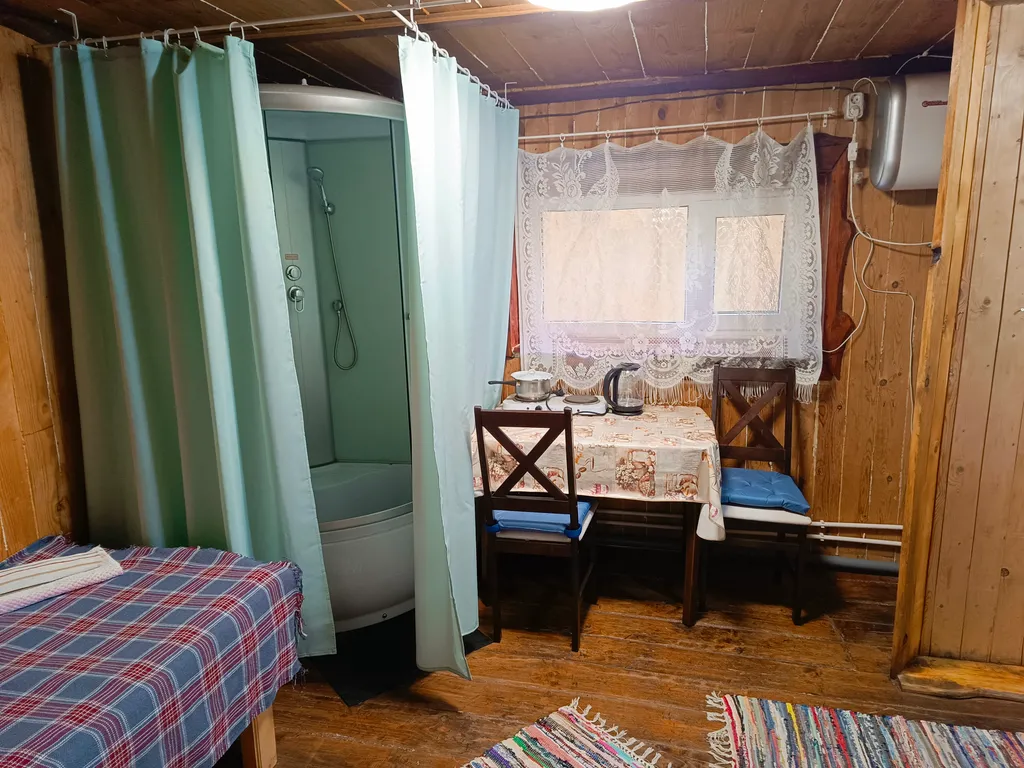 Дом в деревенском стиле с душевой