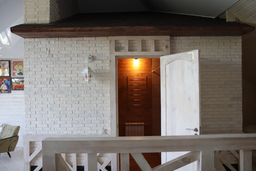 Загородный дом-шале "Pinebrook", аренда, у реки Дон. Сезонный бассейн.