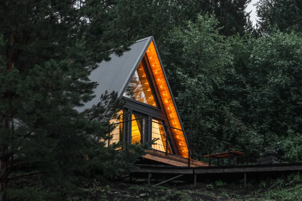 Уютный домик с панорамным видом на горы и лес
