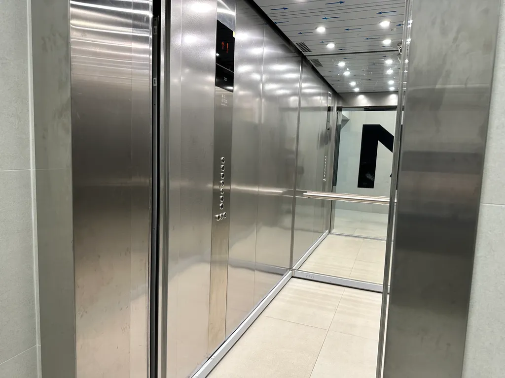 Апартамент делюкс  в резиденции Европа с бассейном