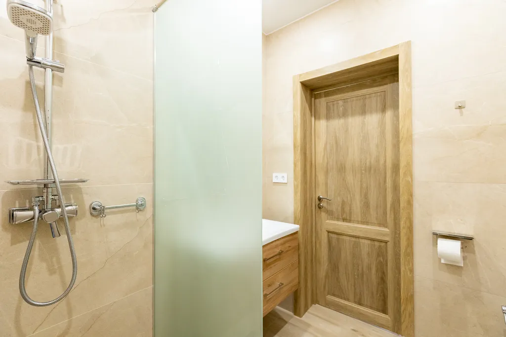 Уютный дом возле леса