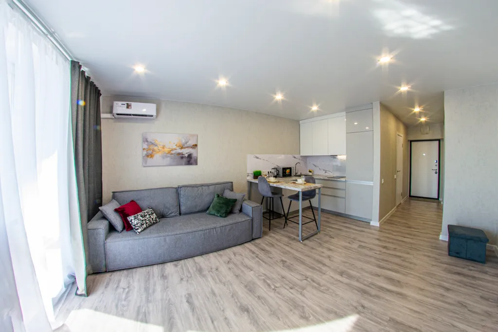 Квартира Студия с шикарным видом — аренда посуточно в Омск