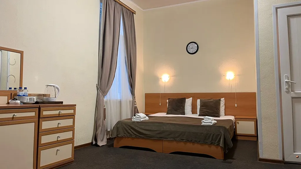 Комнаты с видом на море и горы