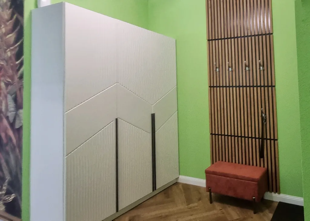 Рыжий Кот ЛОКО (просторная квартира с двумя изолированными спальнями)