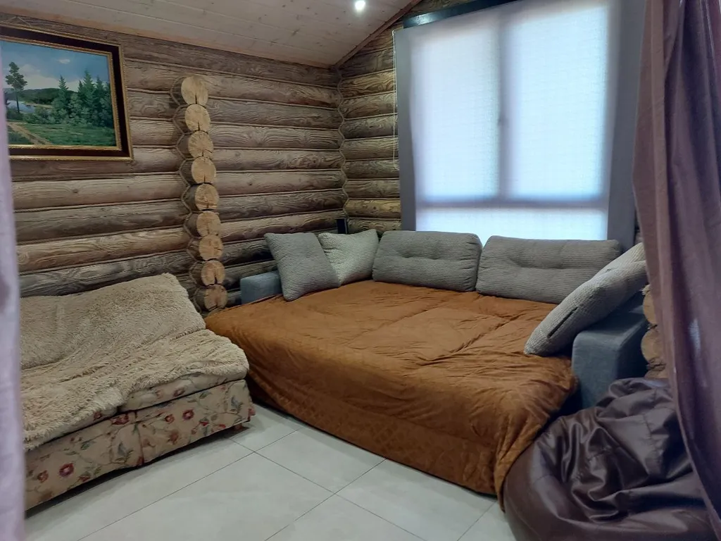 Дом изба в деревне с бассейном и баней