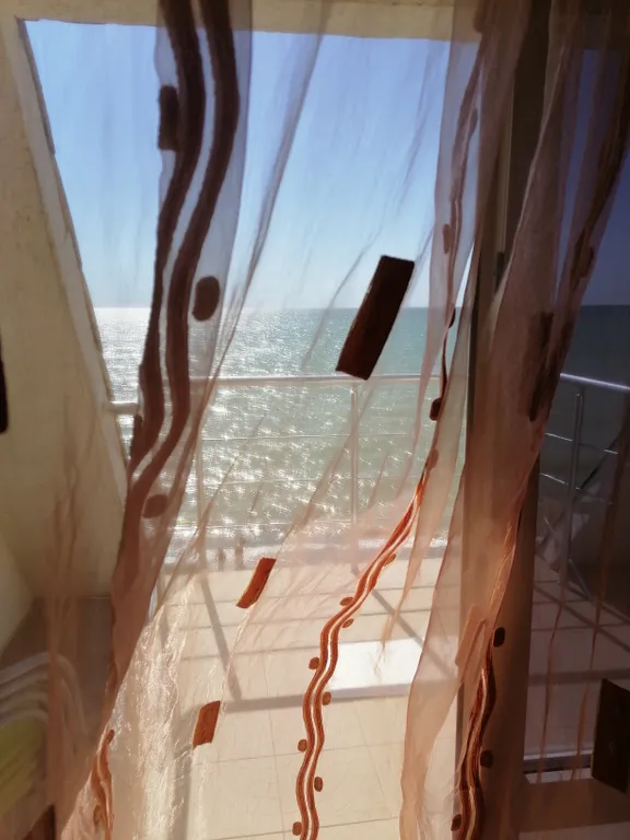 Квартира студия (эллинг) на первой линии  моря.