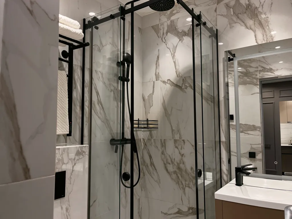 Апартамент с кухней с круглогодичным бассейном и тренажерным залом