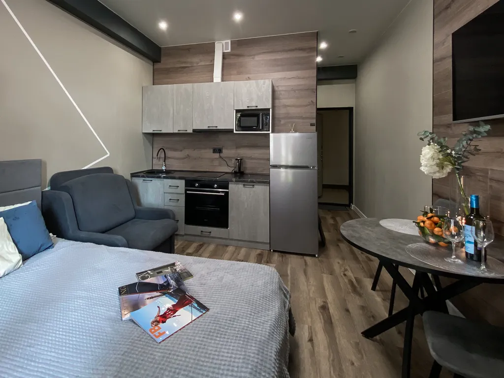 Дизайнерская студия с верандой