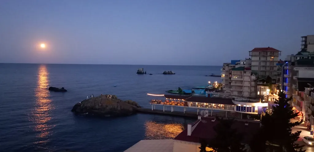 Комфортный номер Морская душа в 10 метрах от пляжа с видом на море