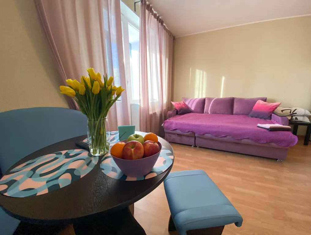 Rose-Blue Apartment (2ой дом от метро, 400 метров)
