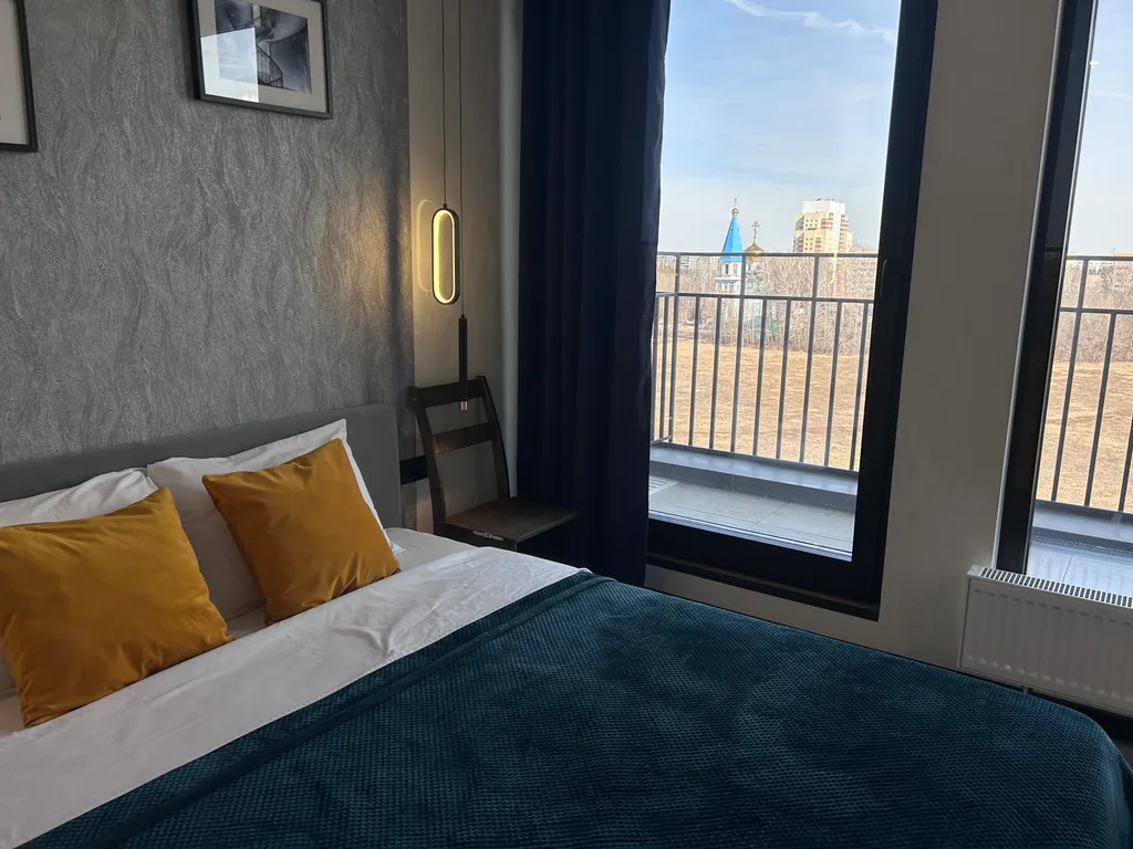 Современная студия с террасой