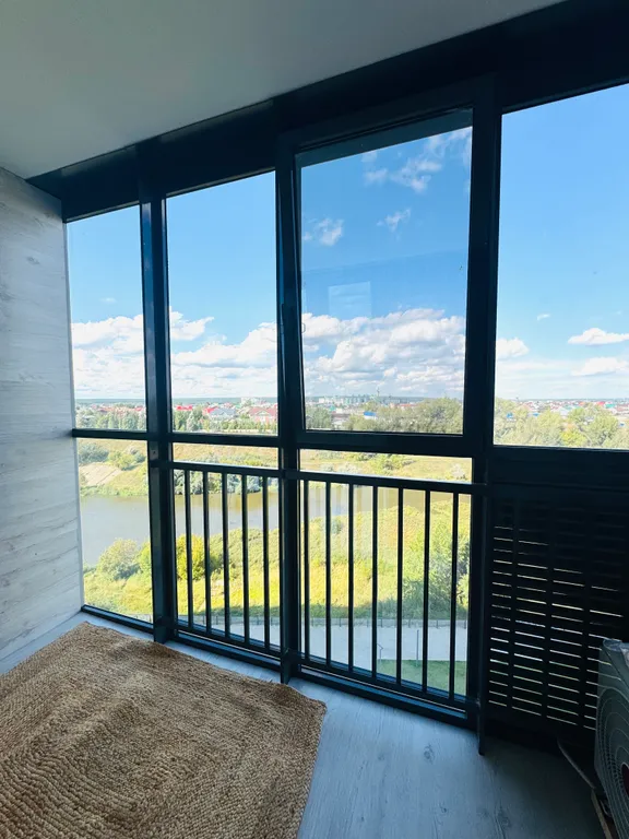 Апартаменты, студия с видом на речку, квартира в новом жилом комплексе