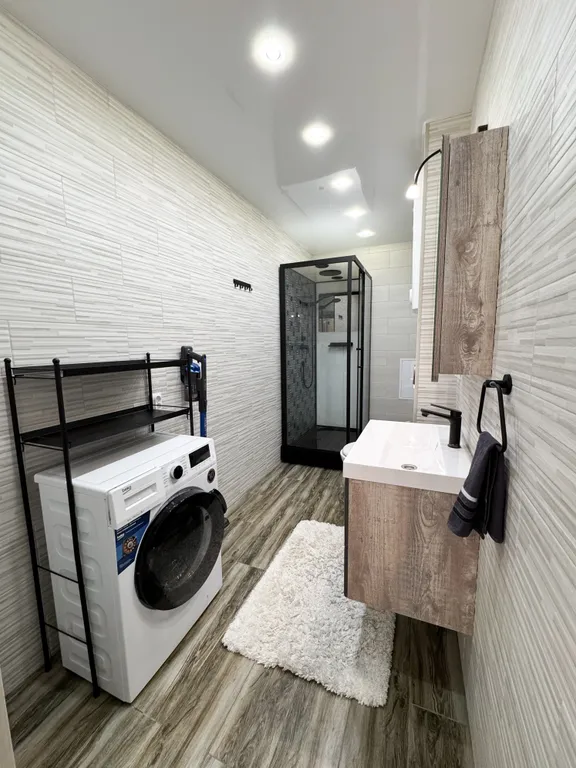 Стильная квартира в центре Мурманска на ул. Октябрьской, 3