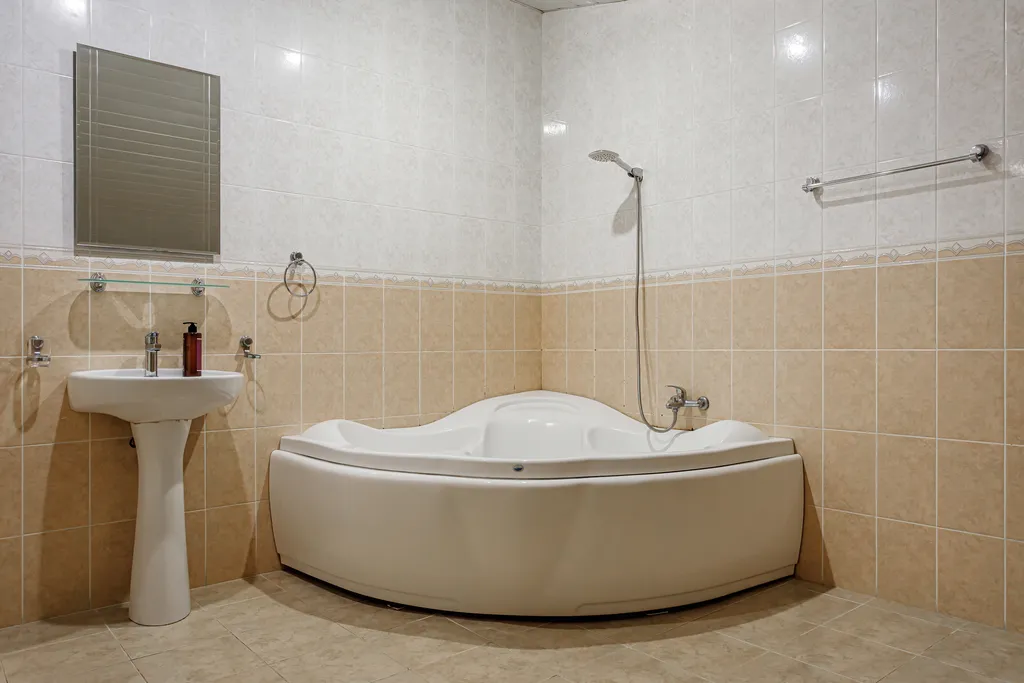 Большой двухэтажный номер с балконом и джакузи