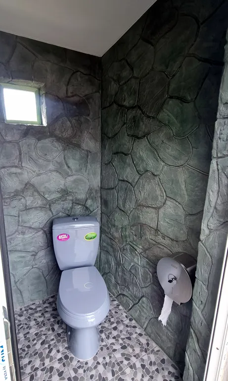 Домик двухместный с раздельными кроватями и удобствами на территории