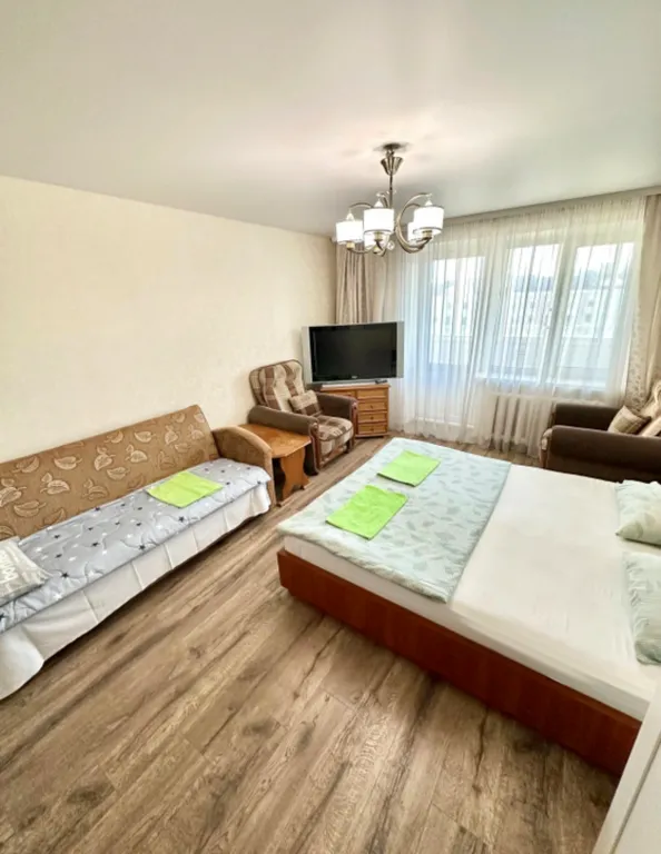 Трёхместный номер возле метро Немига