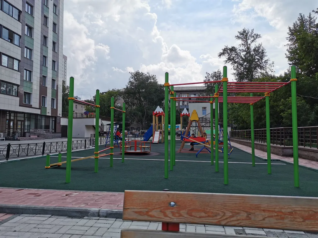 Квартира Квартира у ТЦ Галерея и Гастрокорт, НИИТО, с теплой охраняемой парковкой — Новосибирск