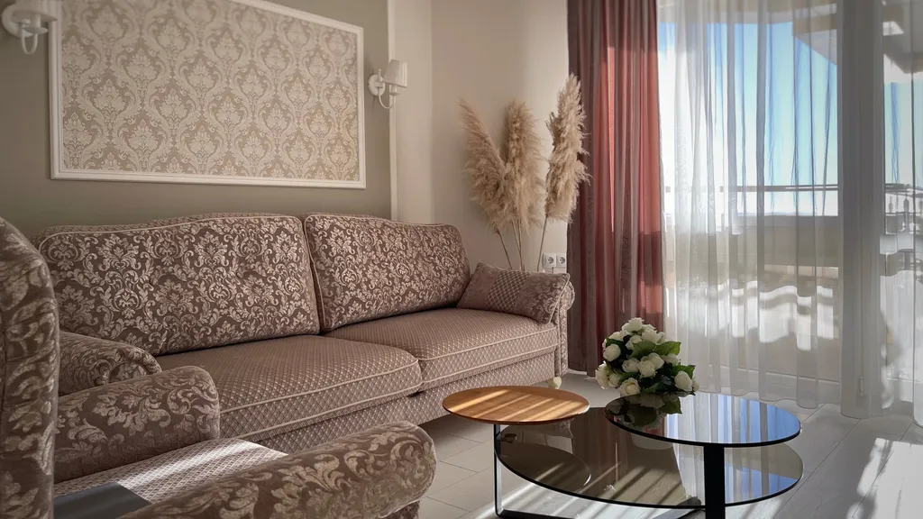 Квартира у моря с двумя спальнями и панорамным балконом