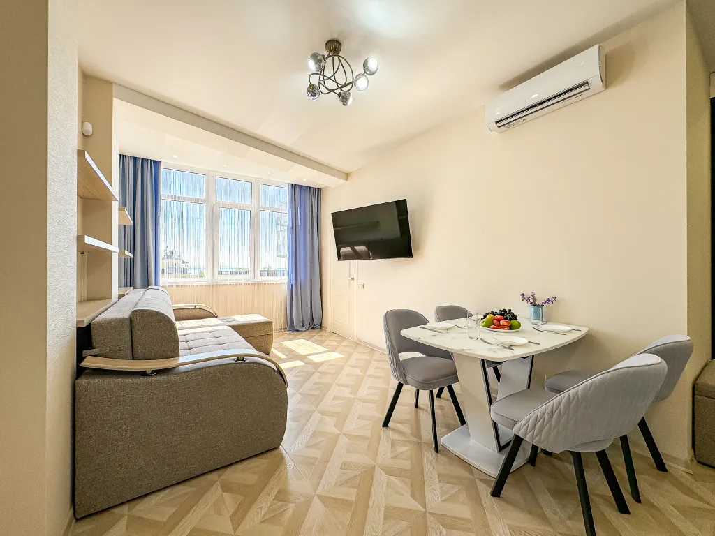 Светлая квартира на берегу Черного моря