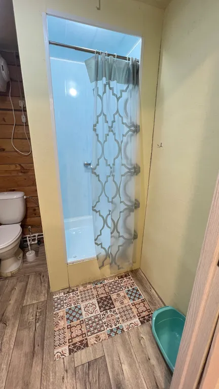 Уютный домик на берегу Катуни с видом на реку