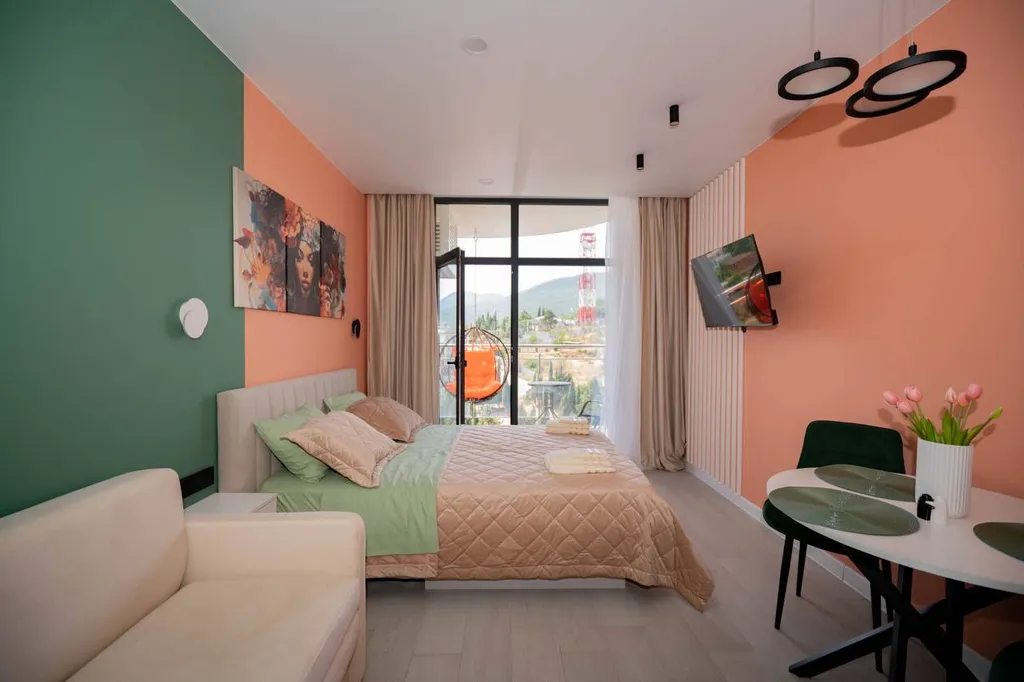 Апартаменты с видом на море и горы в доме бизнес класса