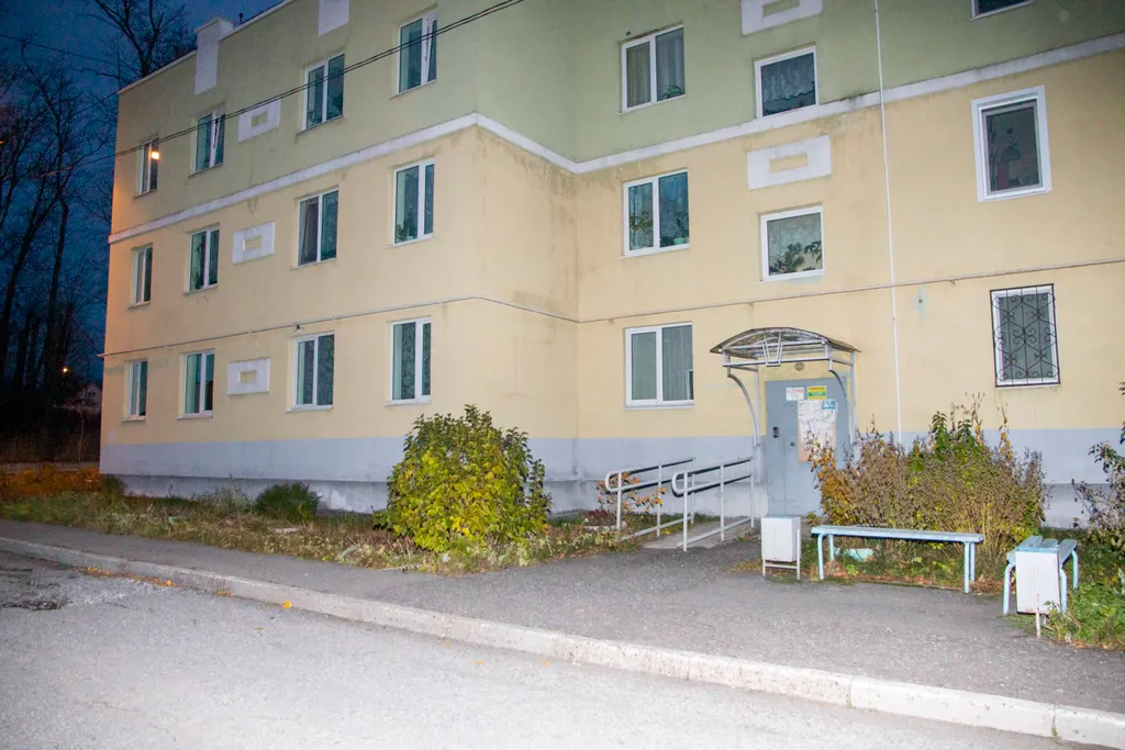 Большая трёхкомнатная квартира в новом доме у пруда