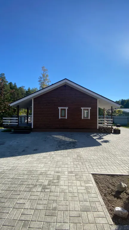 Частный дом на берегу Ладожского озера