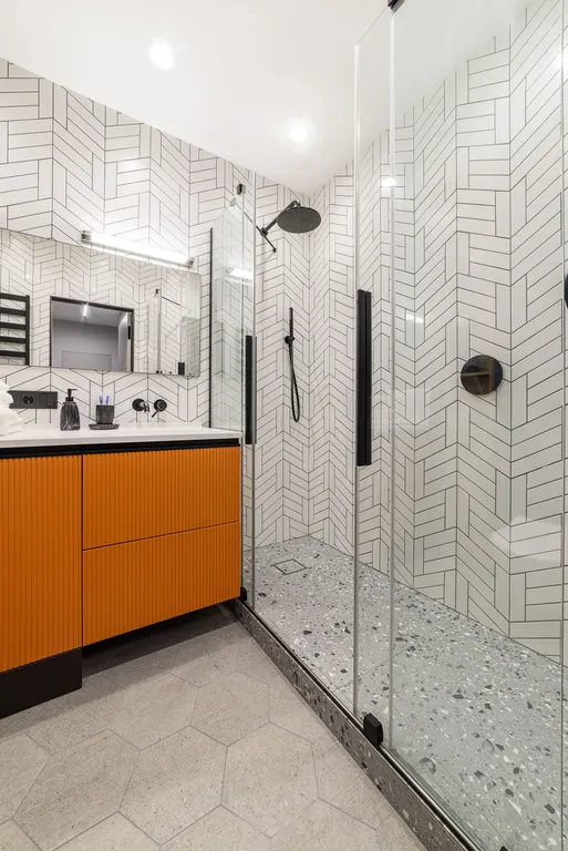 Новый дизайнерский апартамент в тихом центре Светлогорск