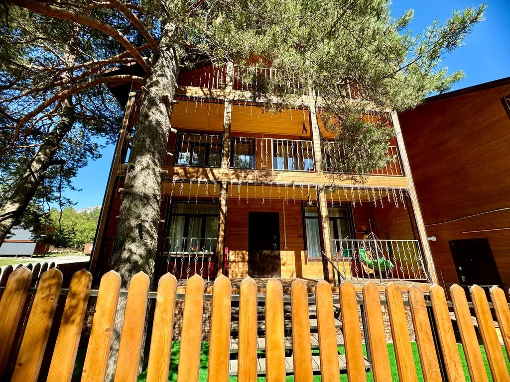 Коттедж Современный дом Премиум (3-этажный, с 3-мя спальнями) — аренда посуточно в Архыз