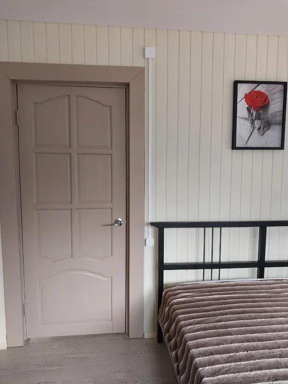 Благоустроенный стильный дом на 1 линии о.Селигер