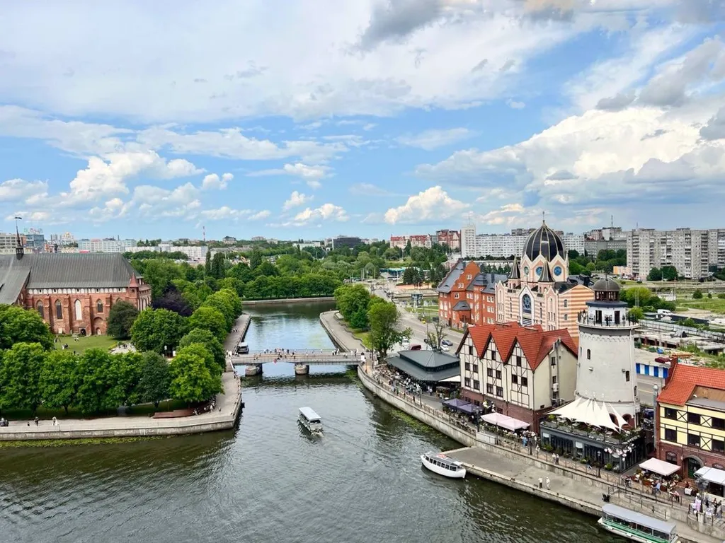 Стильный двухкомнатный люкс с видом на Кафедральный собор