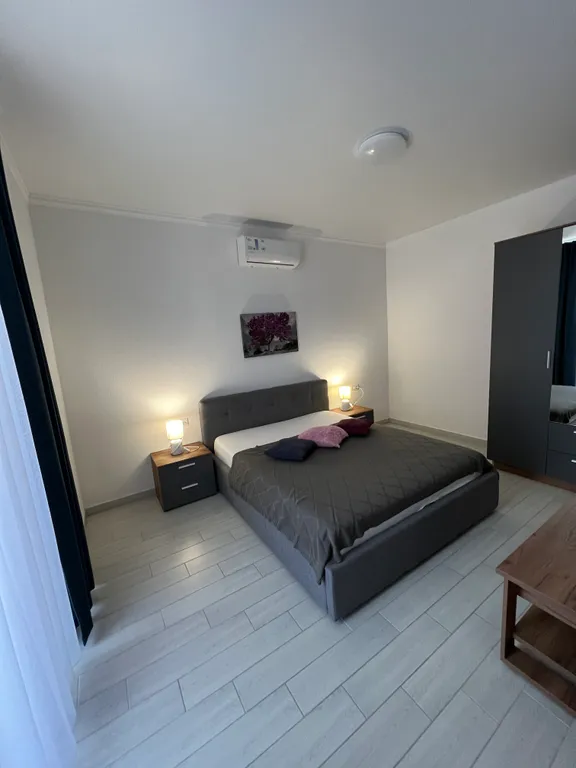 6-комнатный Дом