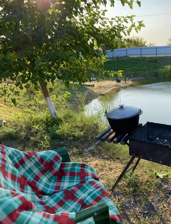 Домик у озера