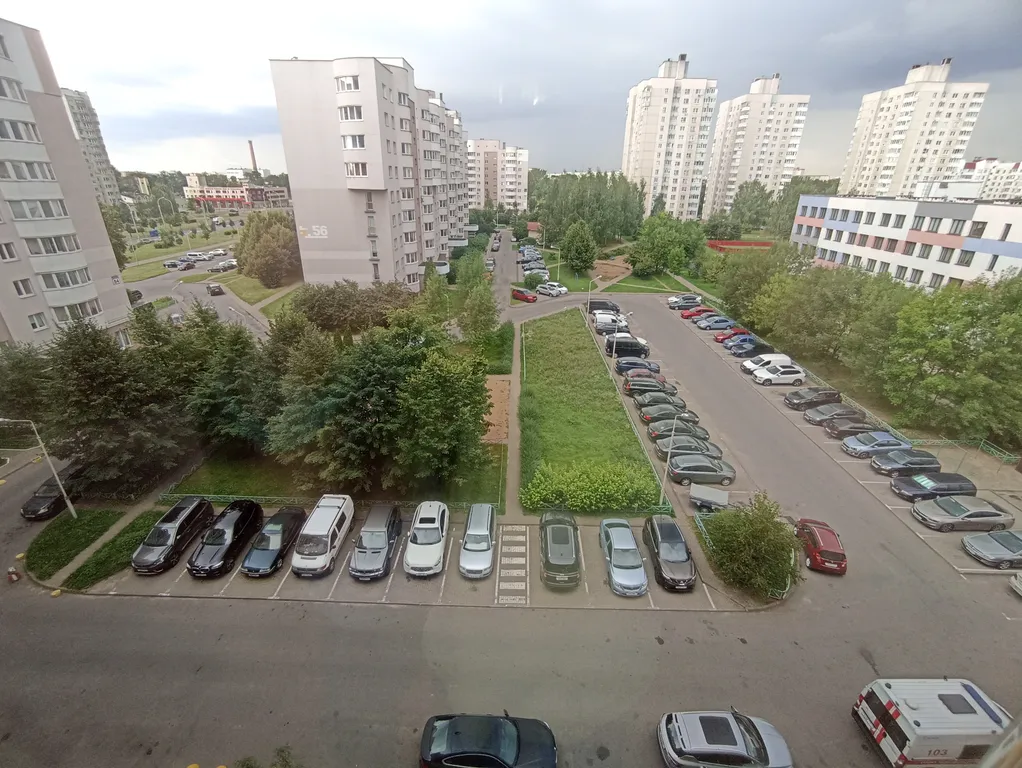 Аккуратная однокомнатная квартира возле живописного Лошицкого парка