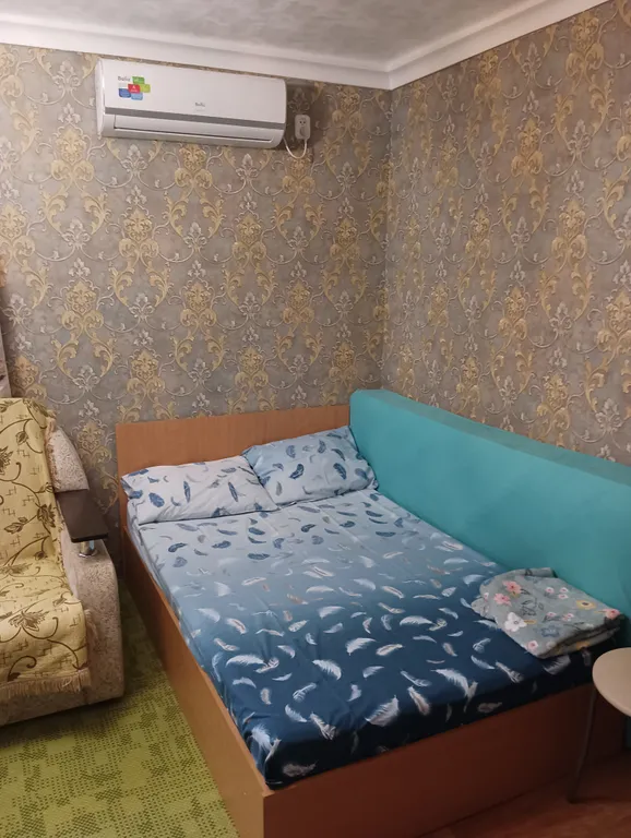 Уютная квартира у Дворца Спорта — аренда посуточно в Шахты