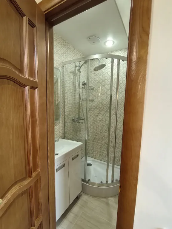 8. Четырехместный номер с тремя кроватями. Мансарда