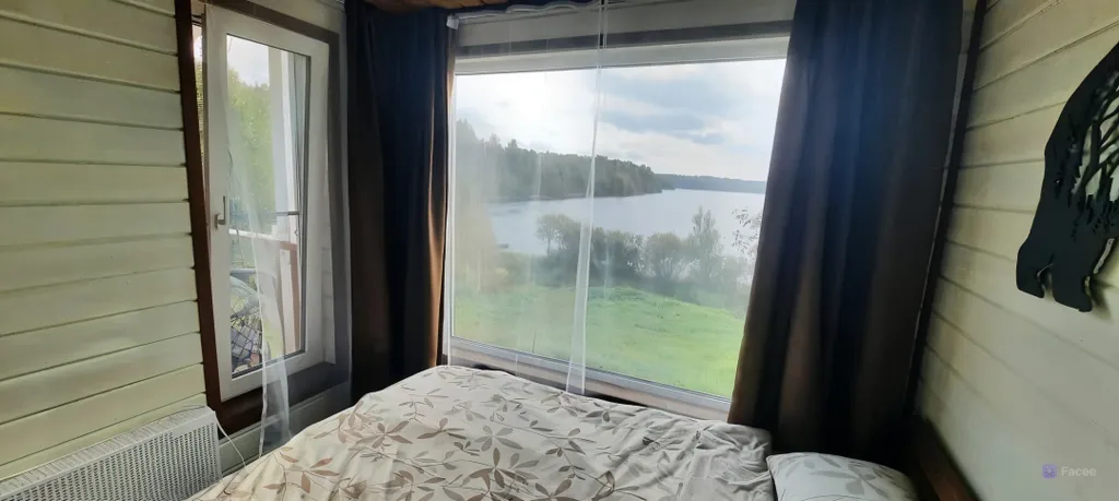 Дом на берегу озера в Карелии