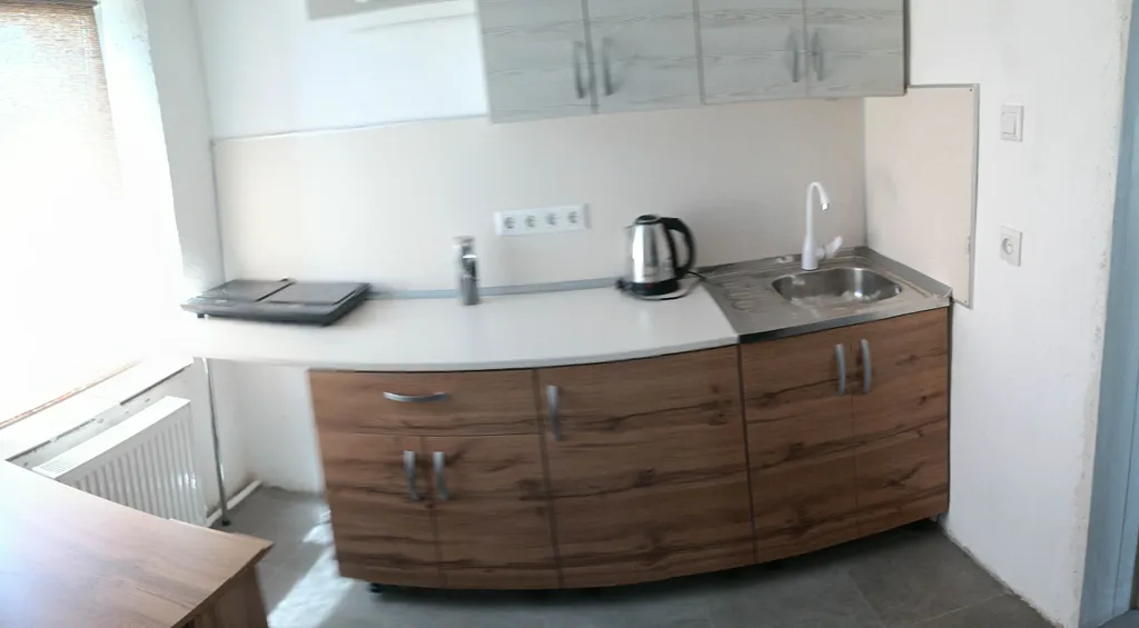 Комната с кухней в уютном гостевом доме у моря