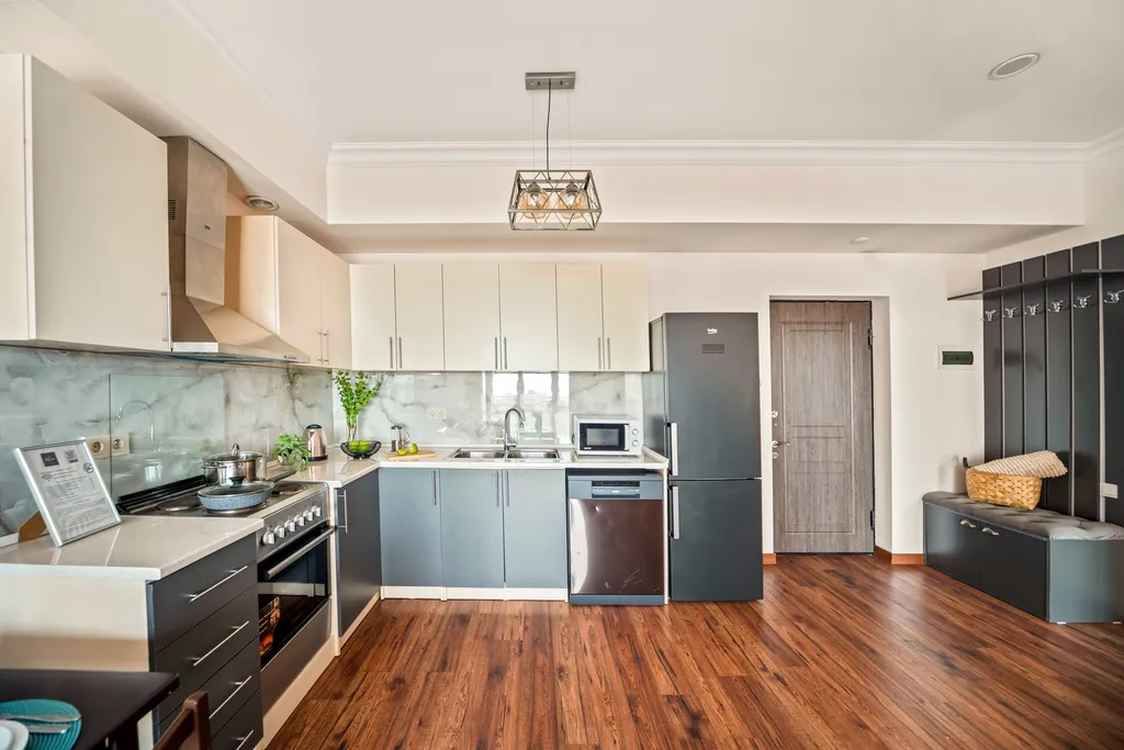 Просторная квартира с красивым видом в центре города / Стей Инн