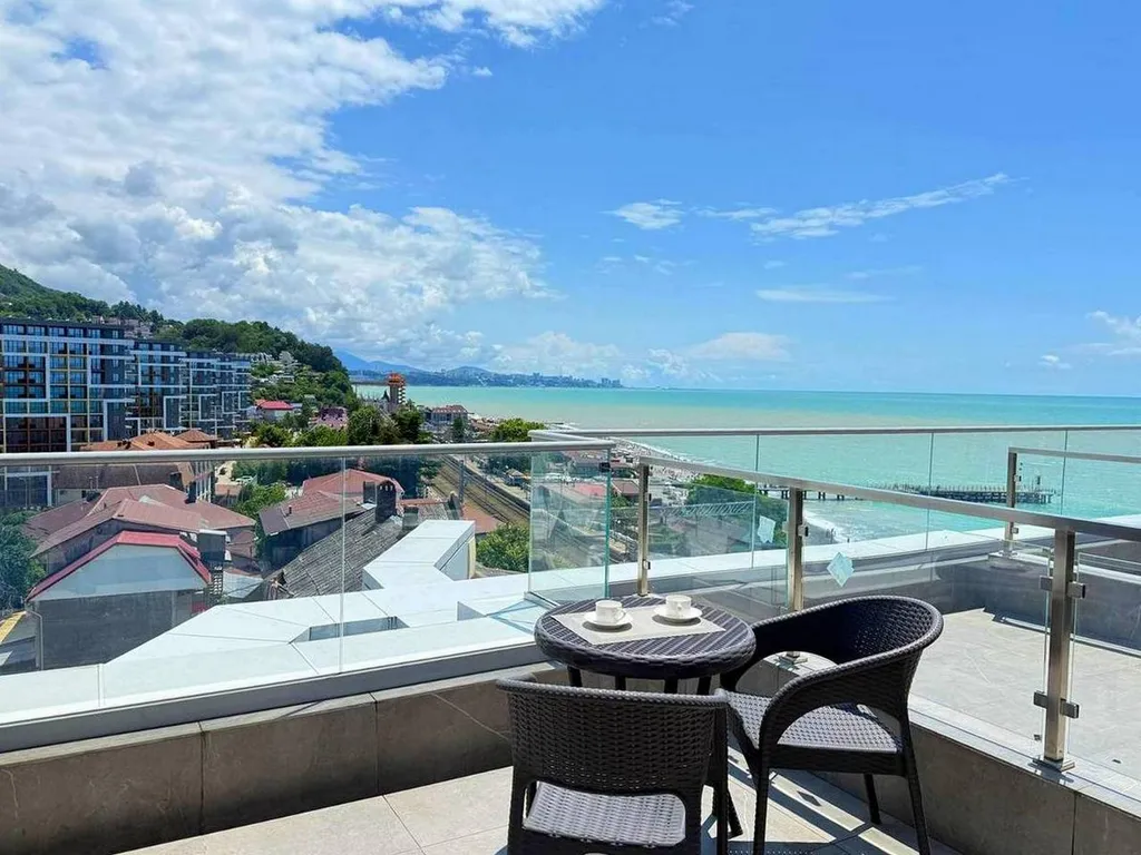 Студия на первой береговой с большой террасой и крутым видом на море